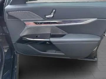 BMW 740 d xDrive M Sport Innovationspaket Pano AHK D