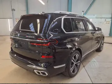 BMW X7 M60i xDr ExeDrivePro SoftCl SkyL B&W Massage