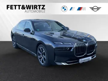 BMW 750e xDrive TV-Fond-Entertainment SkyLounge Auto