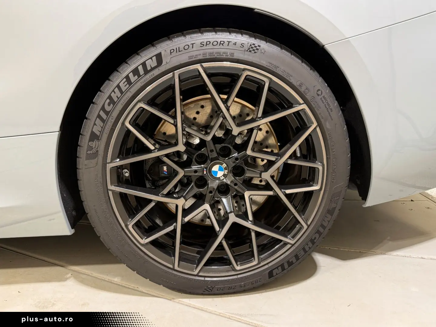 BMW M8 Competition Cabrio xDrive M Driver B&W ACC