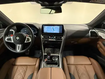 BMW M8 Competition Cabrio xDrive M Driver B&W ACC