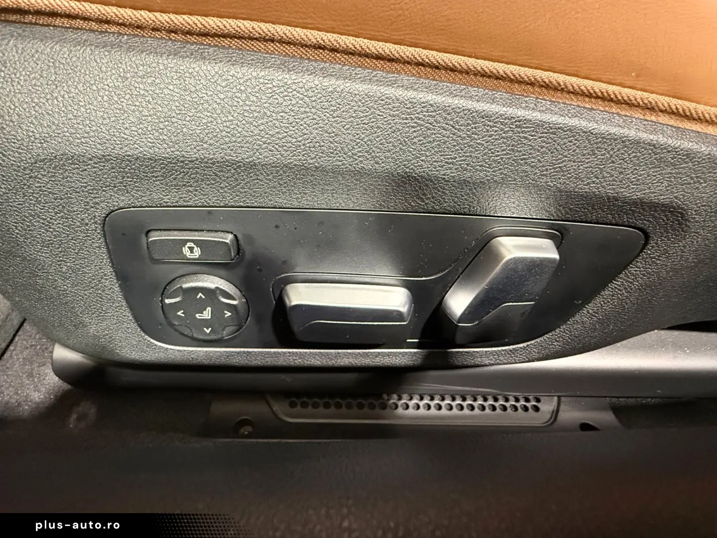 BMW M8 Competition Cabrio xDrive M Driver B&W ACC