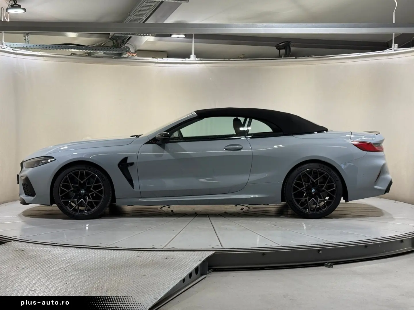 BMW M8 Competition Cabrio xDrive M Driver B&W ACC