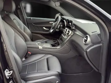 MERCEDES-BENZ GLC 300 e AMG Coupe 19 HUD Night LED VollLeder