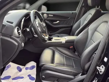 MERCEDES-BENZ GLC 300 e AMG Coupe 19 HUD Night LED VollLeder