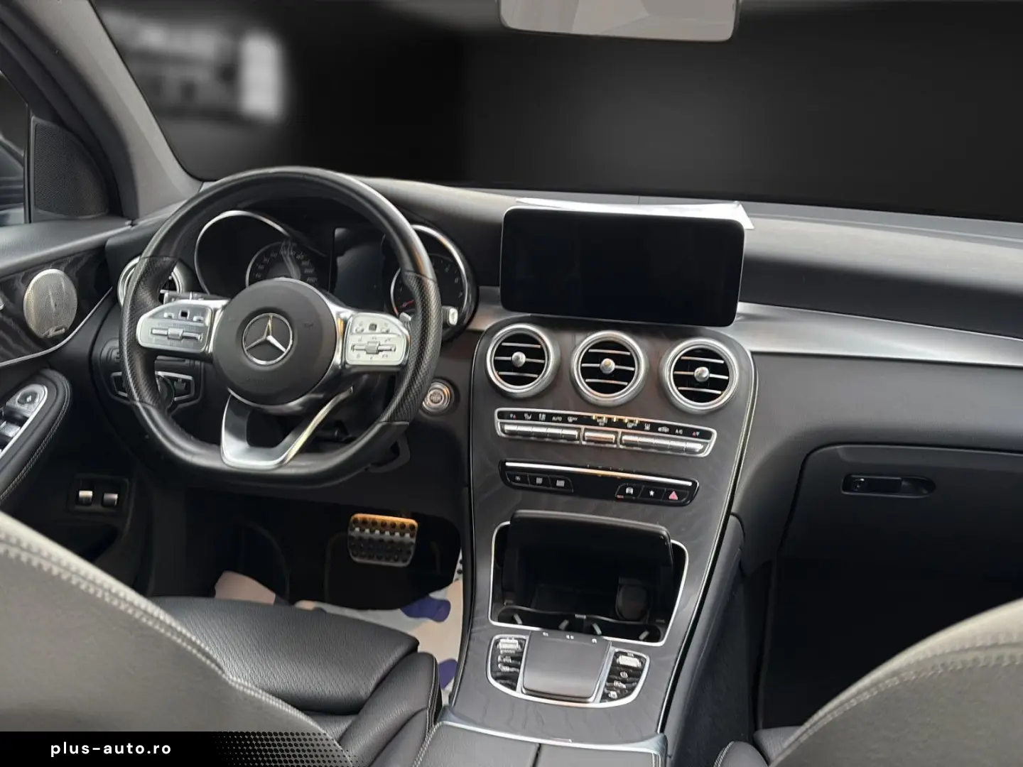 MERCEDES-BENZ GLC 300 e AMG Coupe 19 HUD Night LED VollLeder