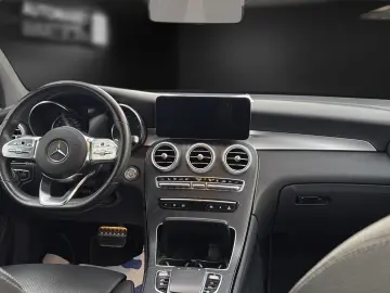 MERCEDES-BENZ GLC 300 e AMG Coupe 19 HUD Night LED VollLeder