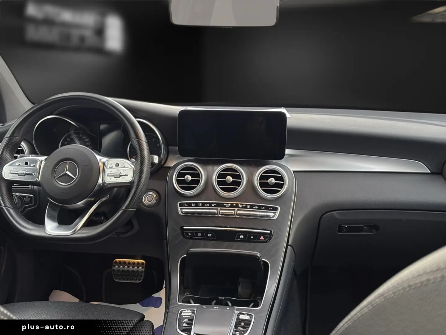 MERCEDES-BENZ GLC 300 e AMG Coupe 19 HUD Night LED VollLeder