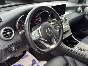 MERCEDES-BENZ GLC 300 e AMG Coupe 19 HUD Night LED VollLeder