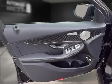 MERCEDES-BENZ GLC 300 e AMG Coupe 19 HUD Night LED VollLeder