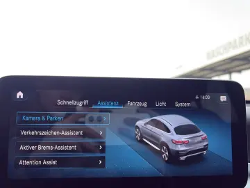 MERCEDES-BENZ GLC 300 e AMG Coupe 19 HUD Night LED VollLeder