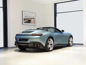 FERRARI Roma Spider