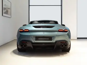 FERRARI Roma Spider