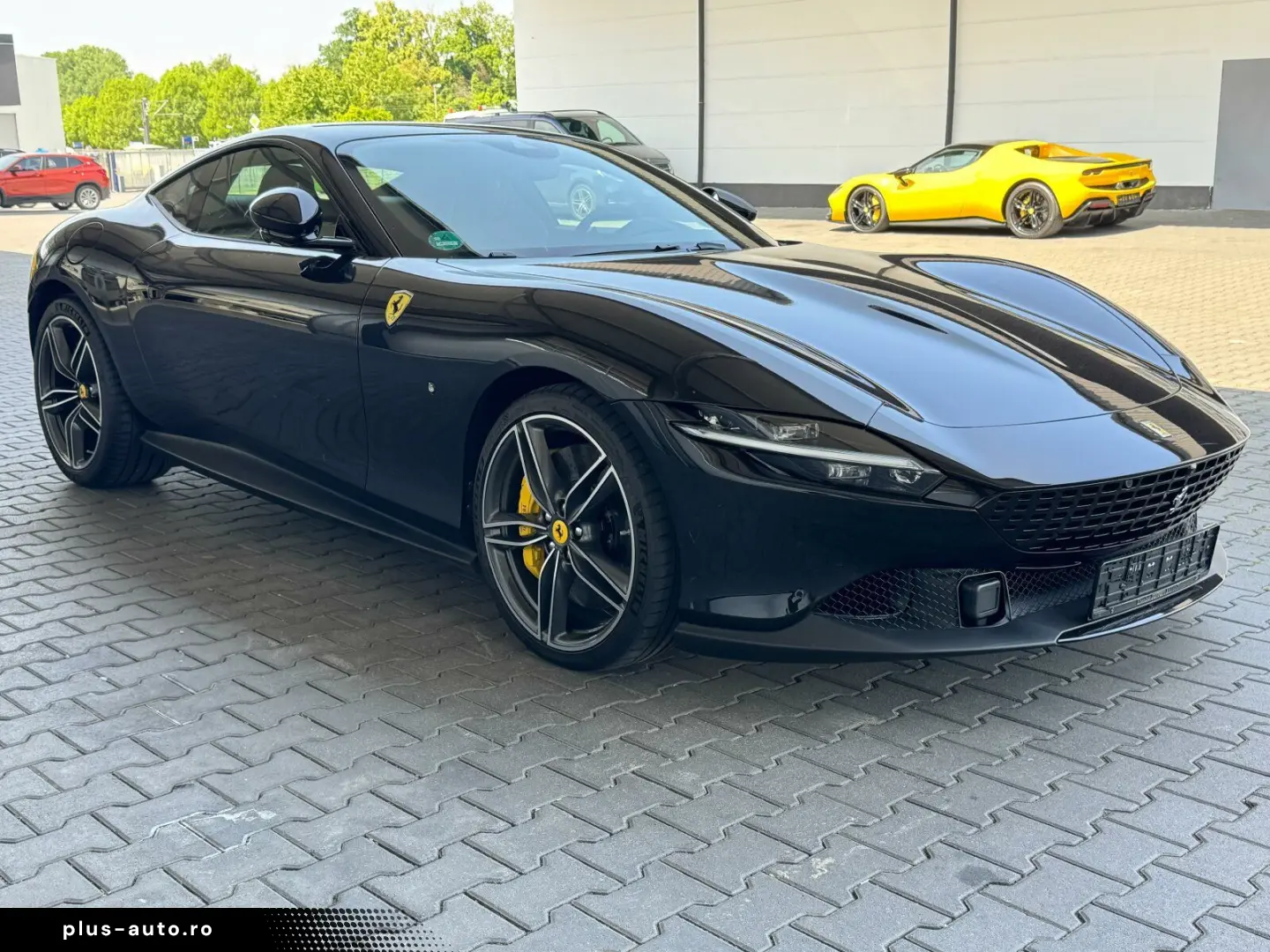 FERRARI Roma Coupe Schwarz