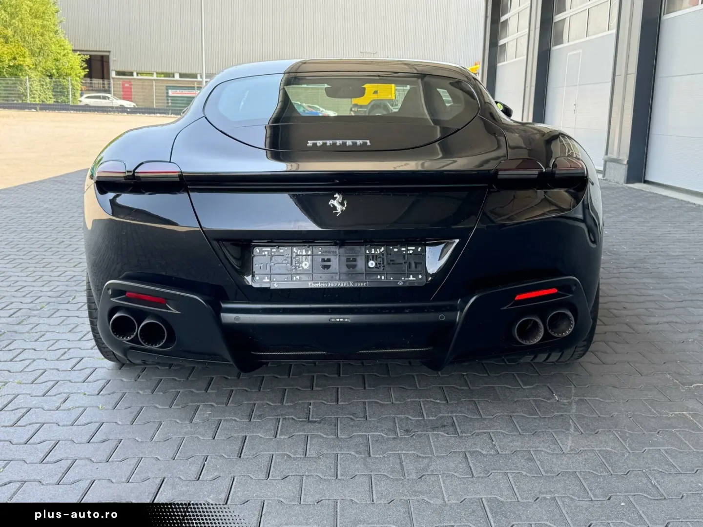 FERRARI Roma Coupe Schwarz