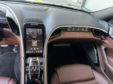 FERRARI Roma Coupe Schwarz