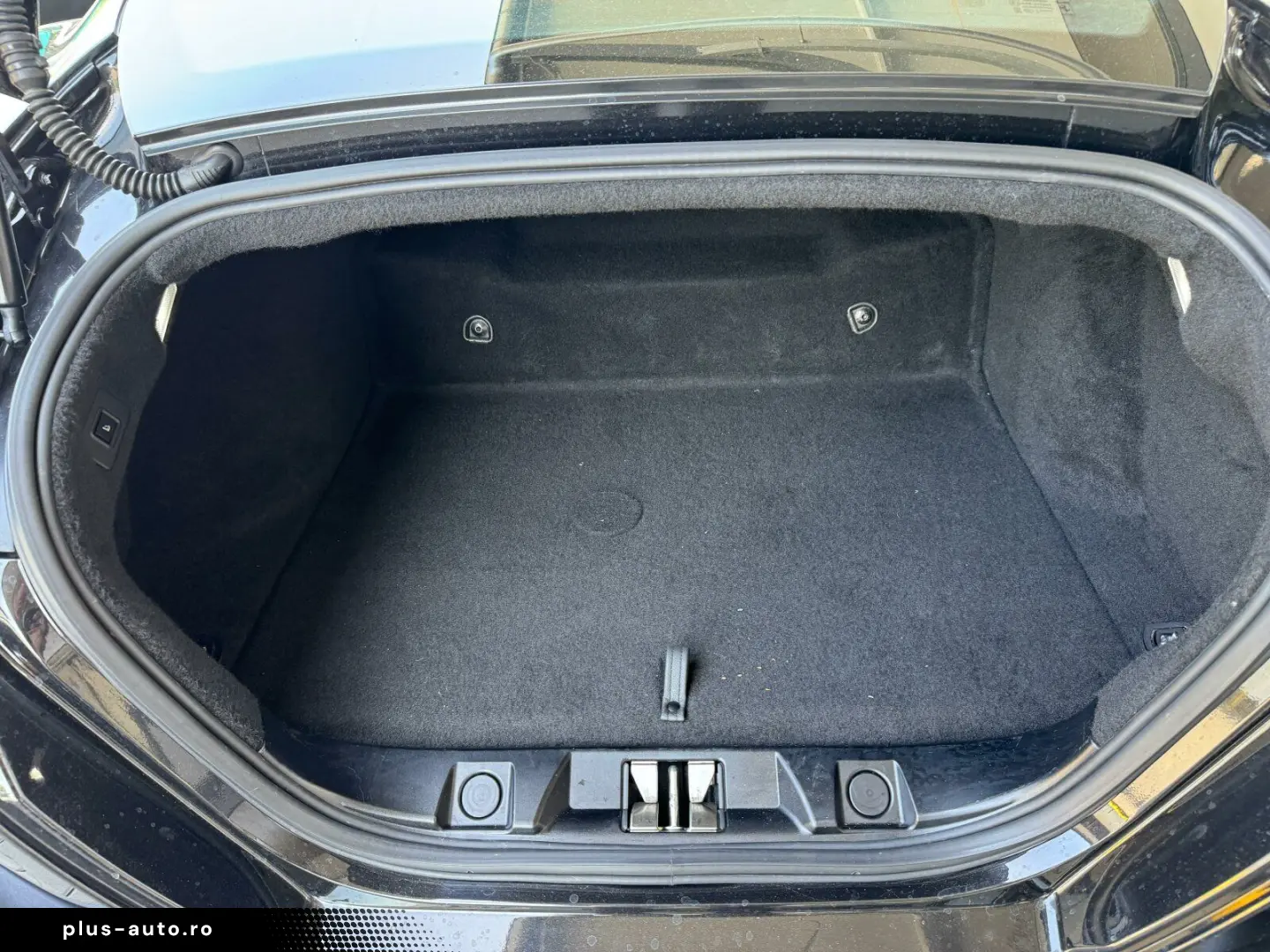 FERRARI Roma Coupe Schwarz