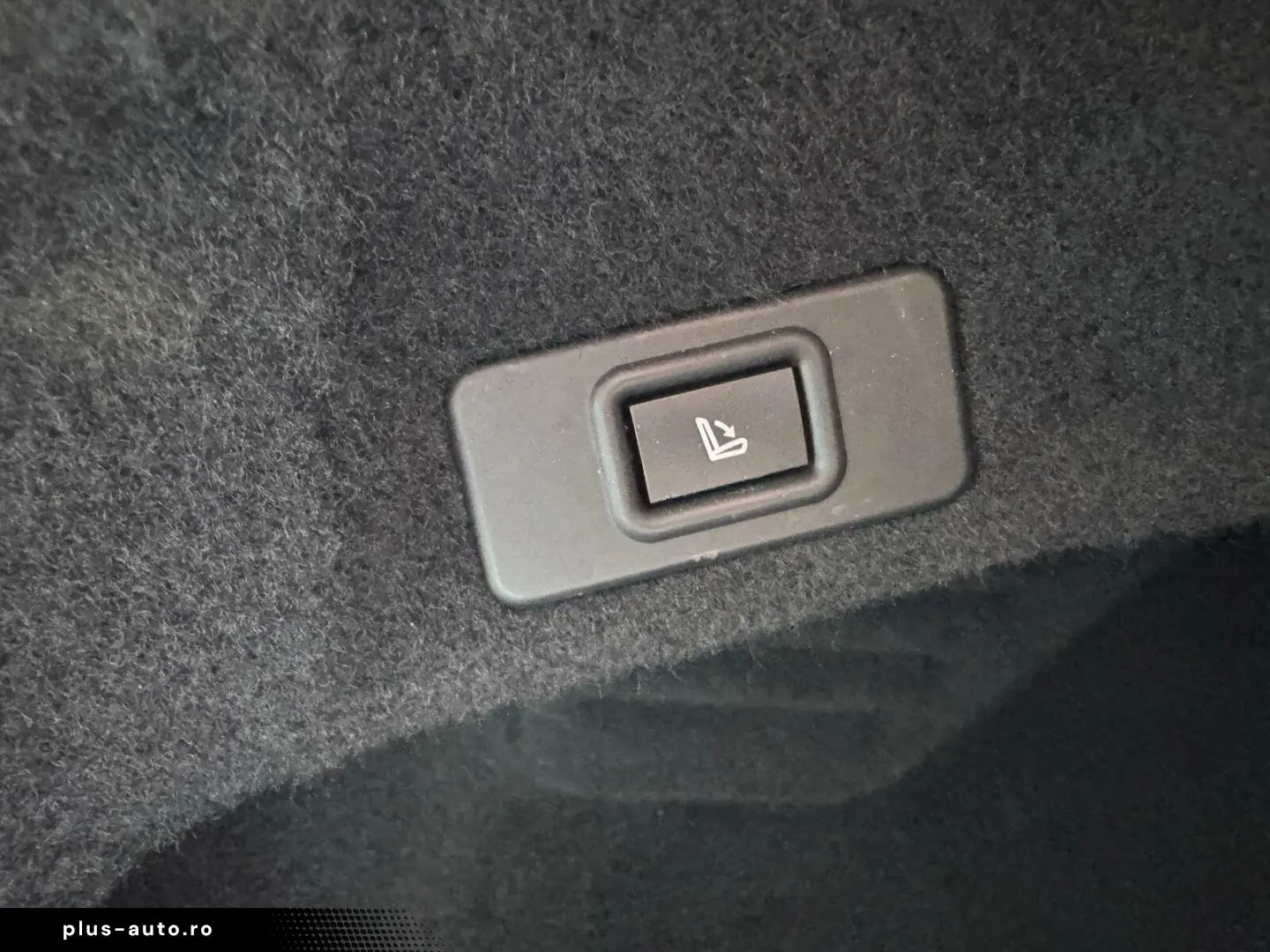 FERRARI Roma Coupe Schwarz