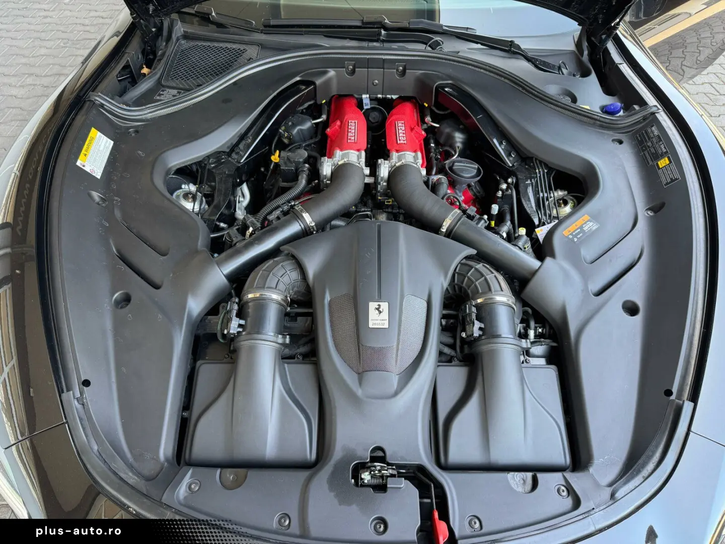 FERRARI Roma Coupe Schwarz