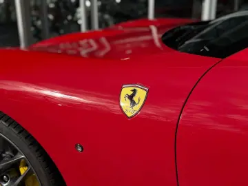 FERRARI Roma Acc Magnetic-Ride 360  Vollfolierung mit XP