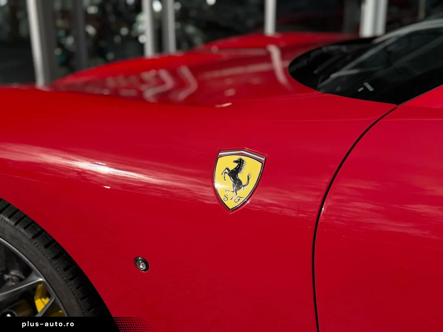 FERRARI Roma Acc Magnetic-Ride 360  Vollfolierung mit XP