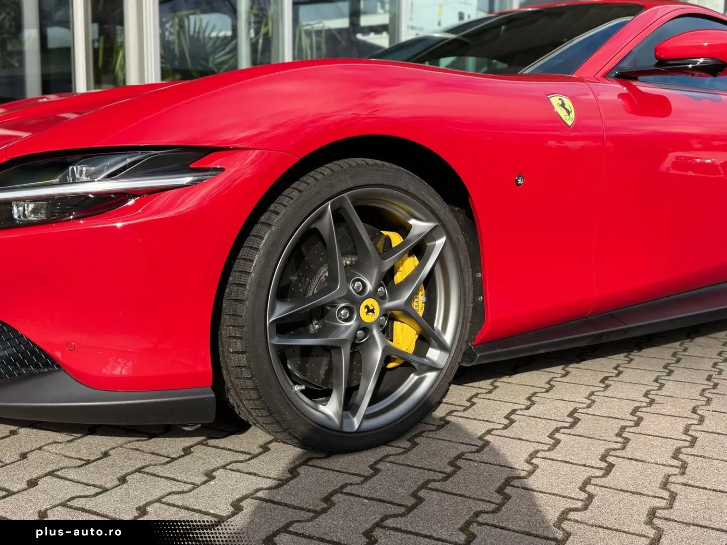 FERRARI Roma Acc Magnetic-Ride 360  Vollfolierung mit XP