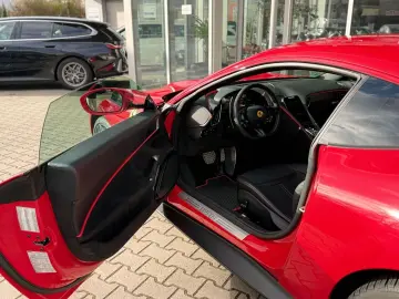 FERRARI Roma Acc Magnetic-Ride 360  Vollfolierung mit XP