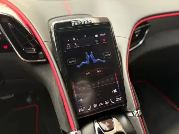 FERRARI Roma Acc Magnetic-Ride 360  Vollfolierung mit XP