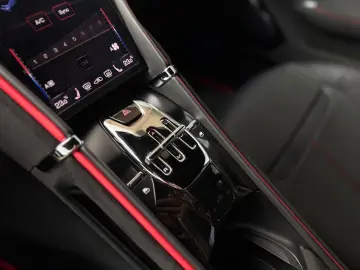 FERRARI Roma Acc Magnetic-Ride 360  Vollfolierung mit XP