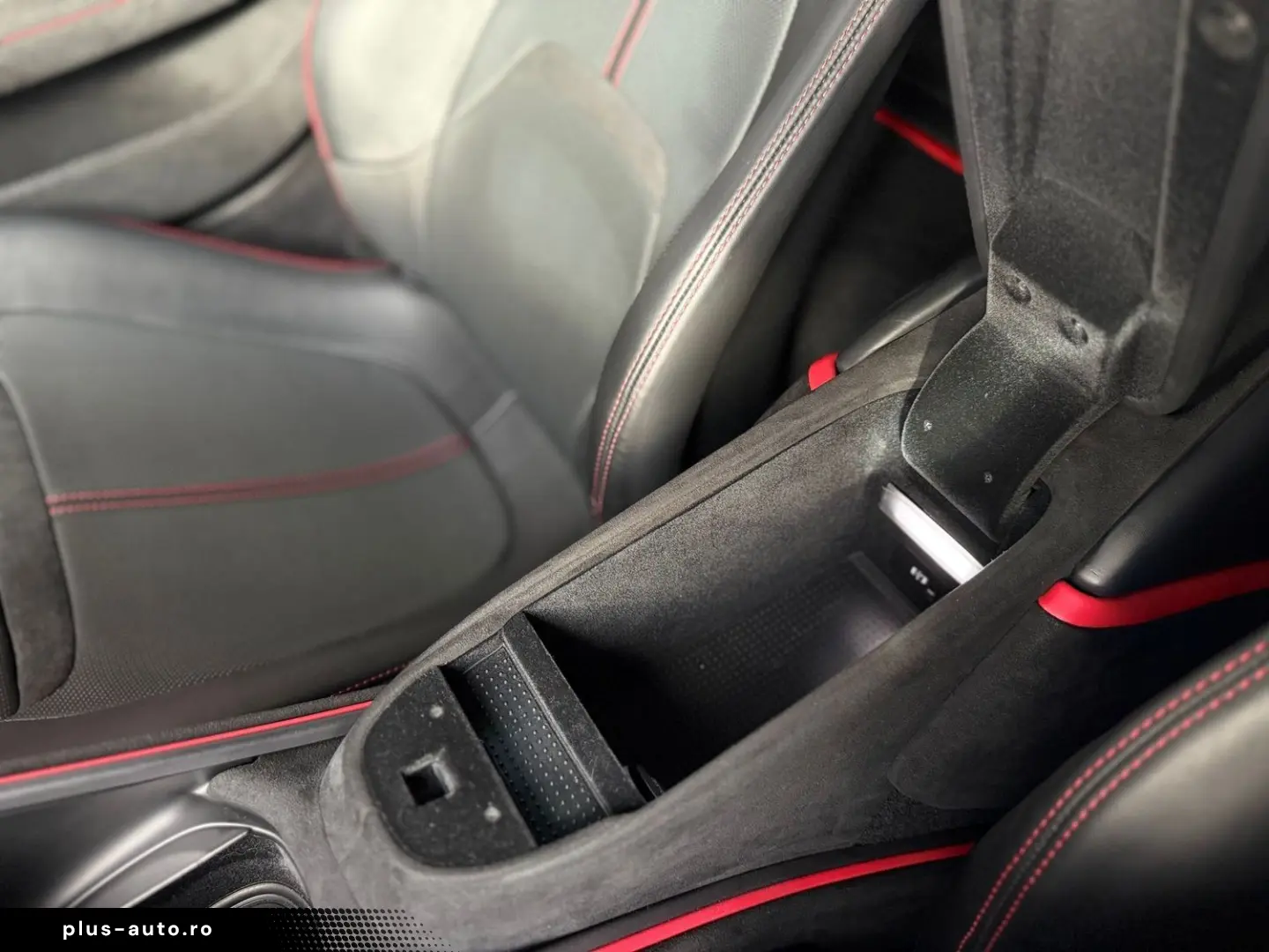 FERRARI Roma Acc Magnetic-Ride 360  Vollfolierung mit XP