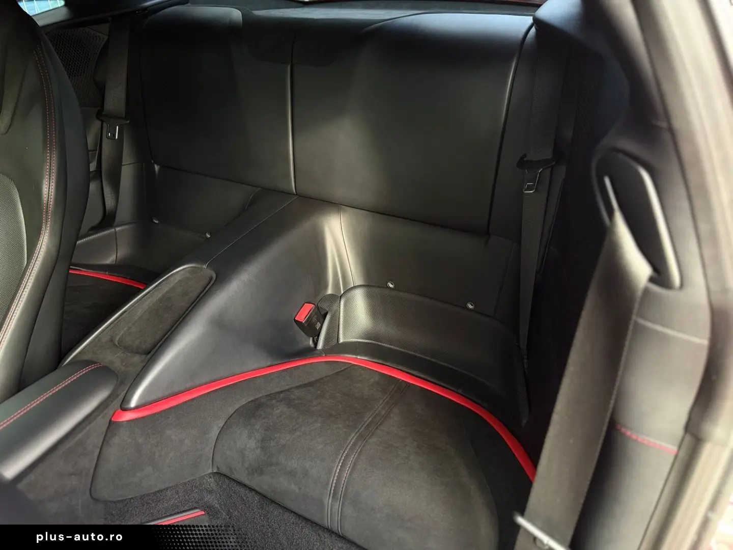 FERRARI Roma Acc Magnetic-Ride 360  Vollfolierung mit XP