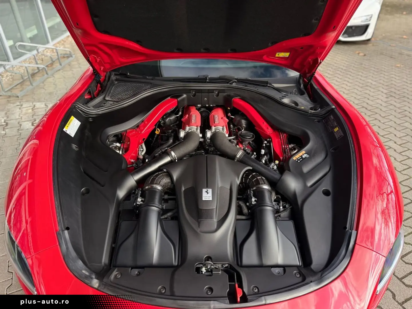 FERRARI Roma Acc Magnetic-Ride 360  Vollfolierung mit XP