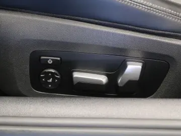 BMW M850 i 8 Cabrio xDrive CARBON SOFT HEADUP 360