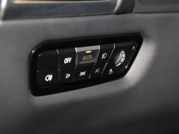 BMW M850 i 8 Cabrio xDrive CARBON SOFT HEADUP 360