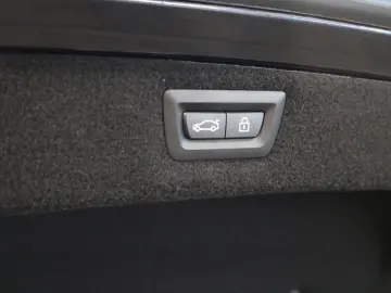 BMW M850 i 8 Cabrio xDrive CARBON SOFT HEADUP 360