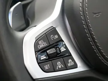 BMW M850 i 8 Cabrio xDrive CARBON SOFT HEADUP 360