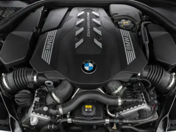 BMW M850i xD GC 360 DAB Laser DisplKey SoftClose H K