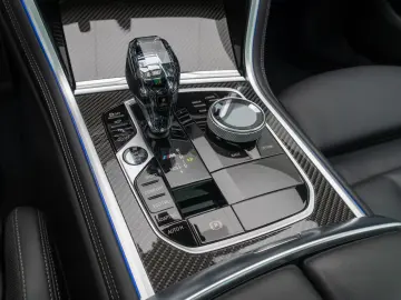 BMW M850i xD GC 360 DAB Laser DisplKey SoftClose H K