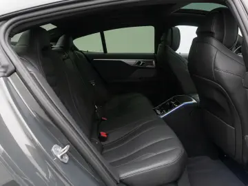 BMW M850i xD GC 360 DAB Laser DisplKey SoftClose H K