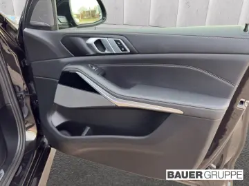 BMW X5 xDrive40d M Sport StandHZG AHK Sportpaket Luf