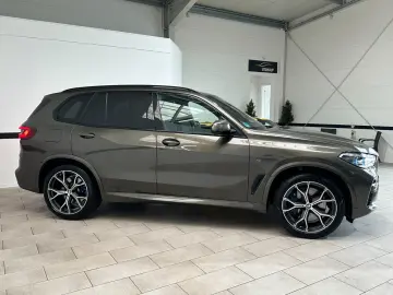BMW X5 M50i M-SPORT Navi Leder LASER H&K HUD 21Zoll