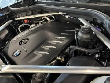 BMW X5 xDrive30d M Sport HUD PANO ACC AHK 360 KAM