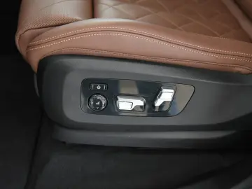 BMW X5 xDrive30d M Sport Pro Pano ACC H&K LED AHK