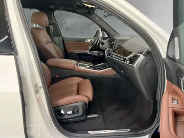 BMW X5 M60i xDrive M SPORT PRO LC PROF AHK StHzg LED