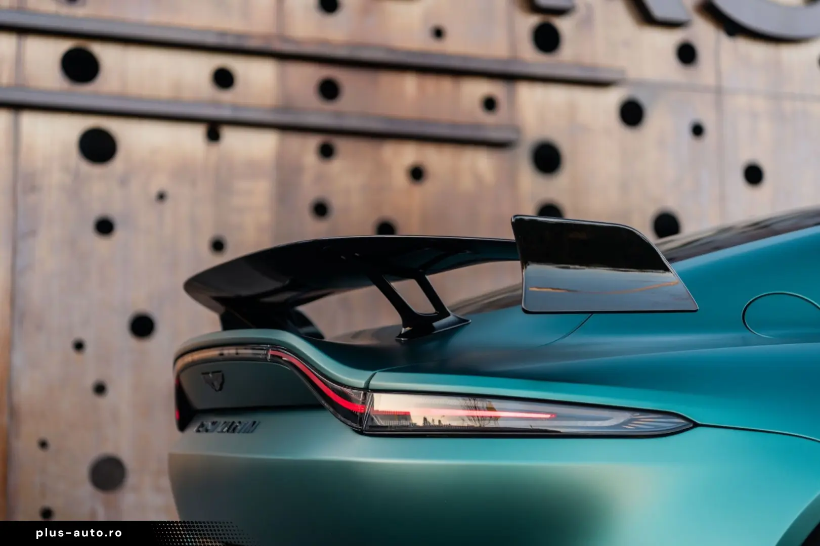 ASTON MARTIN Vantage F1  CARBON AERO INKL.ORIG.WINTERRADSATZ