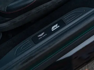 ASTON MARTIN Vantage F1  CARBON AERO INKL.ORIG.WINTERRADSATZ