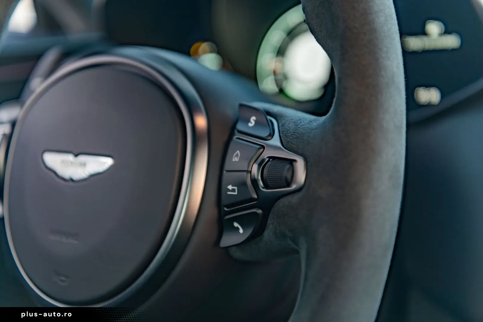 ASTON MARTIN Vantage F1  CARBON AERO INKL.ORIG.WINTERRADSATZ