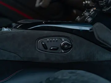 ASTON MARTIN Vantage F1  CARBON AERO INKL.ORIG.WINTERRADSATZ