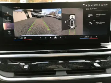 BMW X7 xDrive40d M Sport package Gesture control DAB