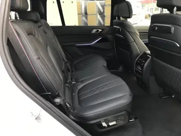 BMW X7 xDrive40d M Sport package Gesture control DAB